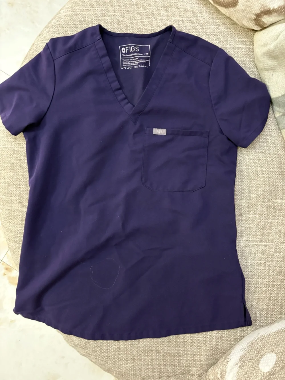 Figs Catarina One Pocket Scrub Top in Limited Edition Purple Jam XS - Picture 2 of 5